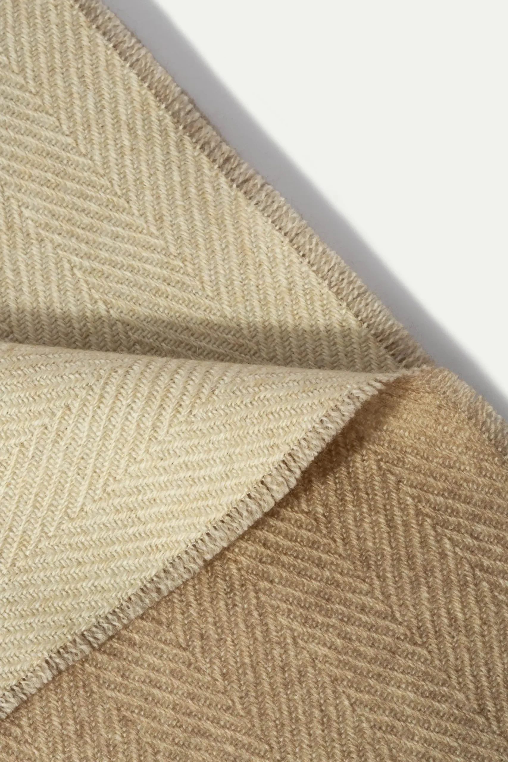 Pini Parma Beige And Off-White Reversible Herringbone Scarf - Made In Italy New