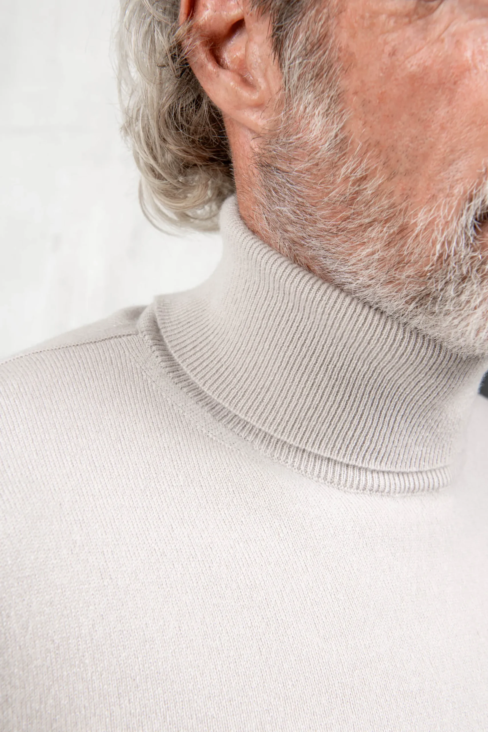 Pini Parma Sand Cashmere Turtleneck – Made In Italy Online