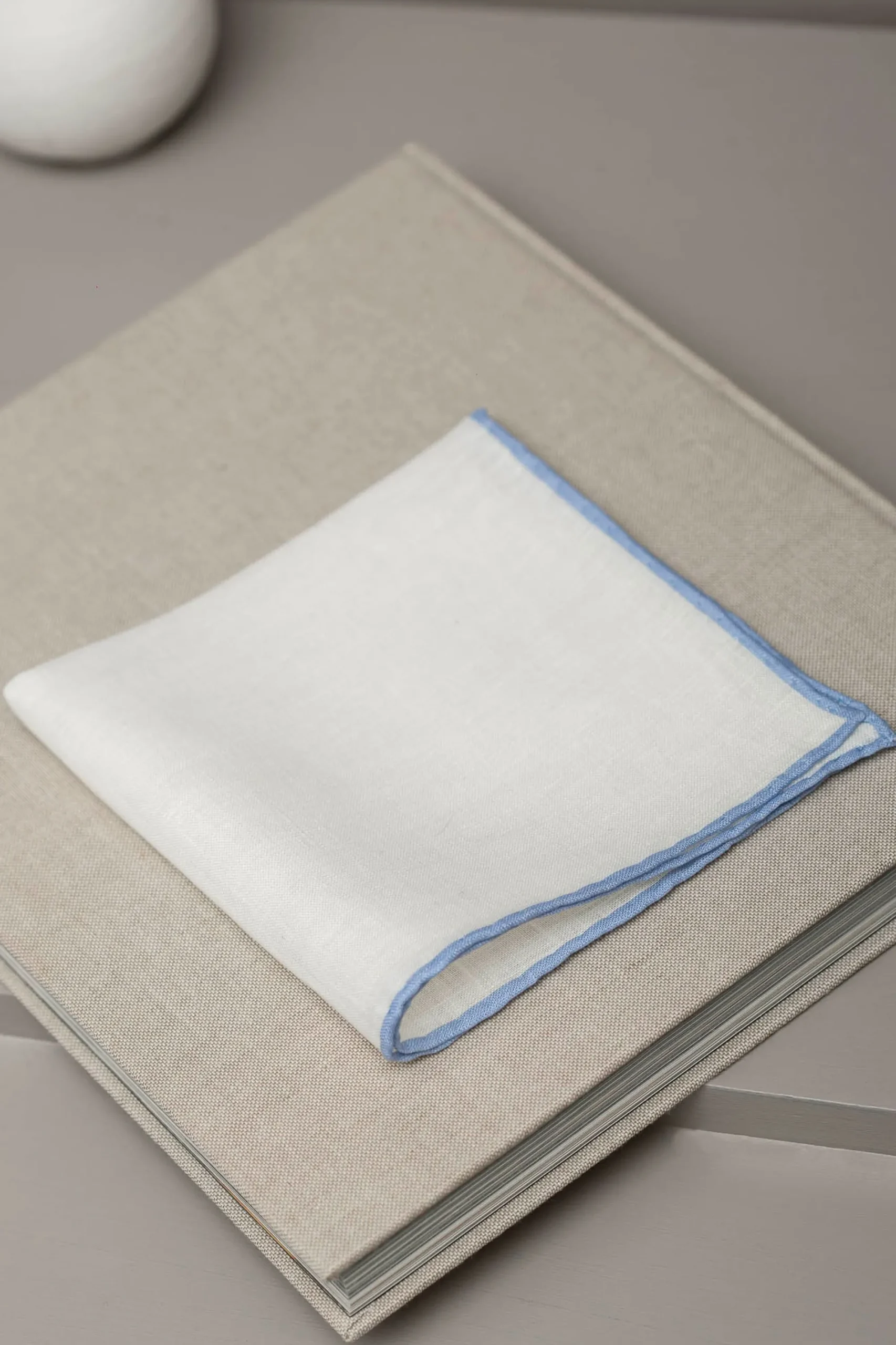 Pini Parma White/Light Blue Linen Pocket Square - Made In Italy Online