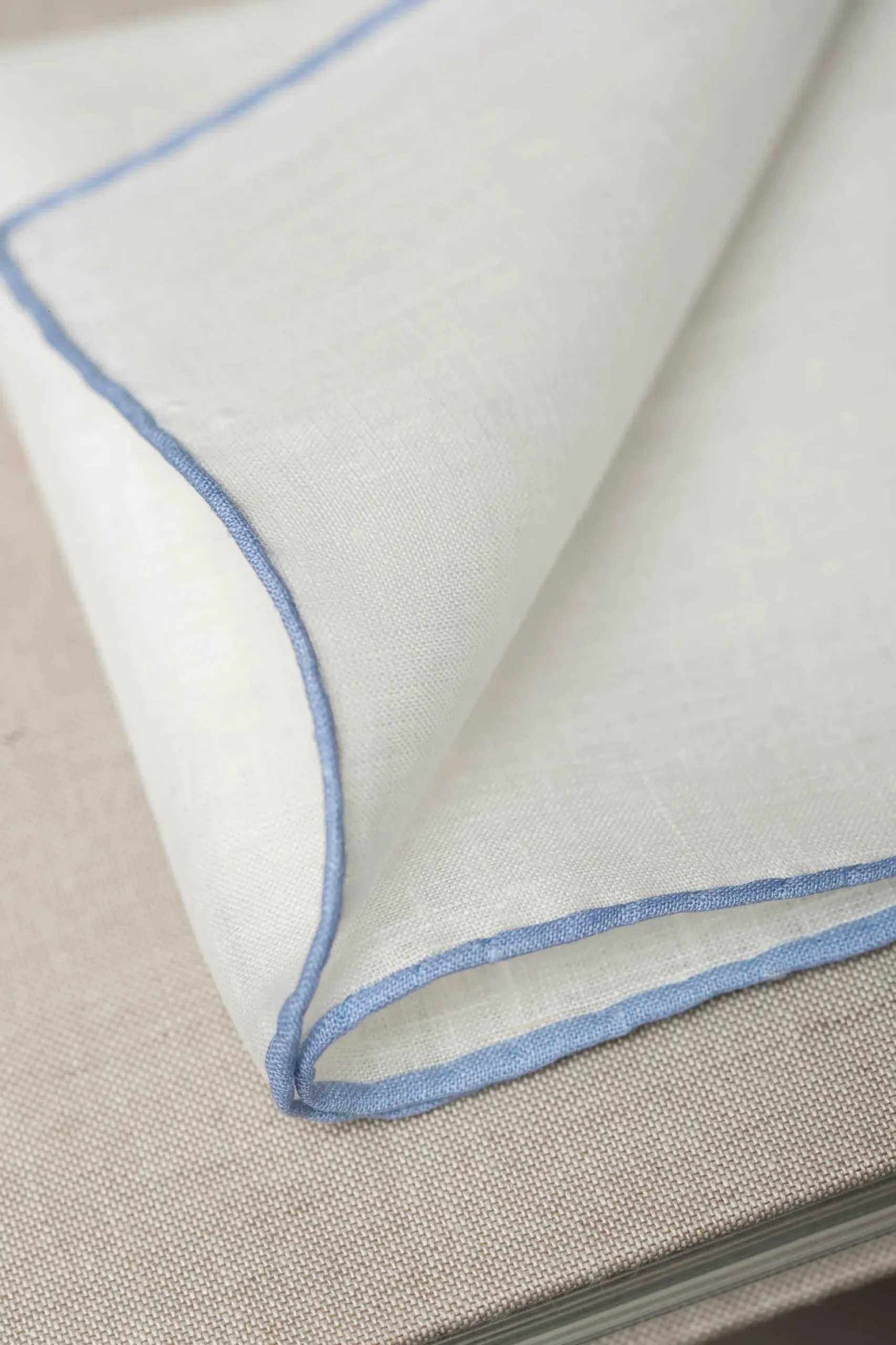 Pini Parma White/Light Blue Linen Pocket Square - Made In Italy Online
